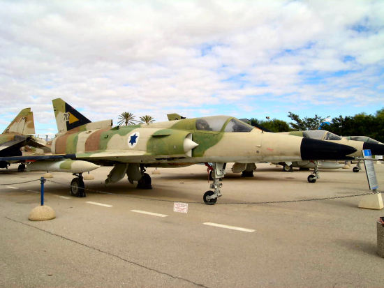 幼狮战斗机是以色列40年前的产品