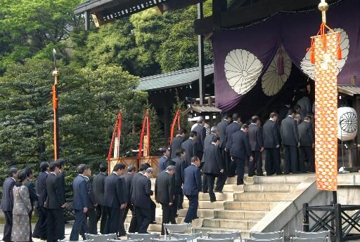 约150名日议员22日参拜靖国神社 安倍阁僚献祭品