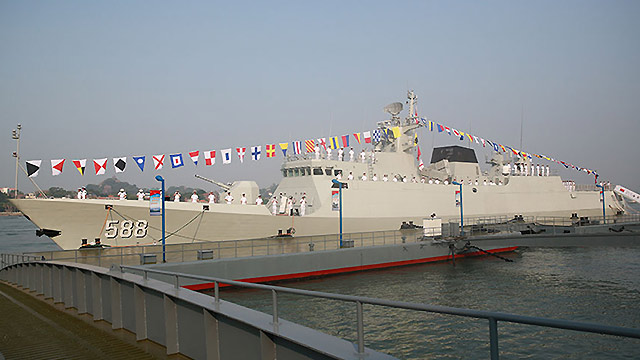 第四代:海军最新型泉州舰继承"海上猛虎艇"称号
