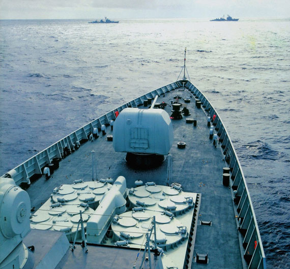 大胆级导弹驱逐舰图片