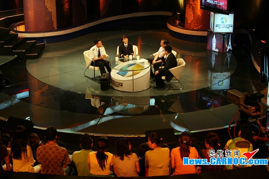 深航机长驾驶"国际双行线"号讲述飞行故事