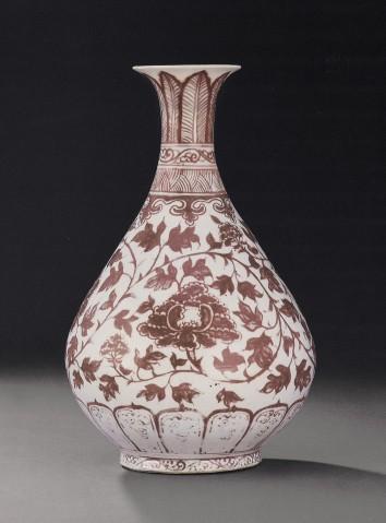 《元釉里红缠枝莲纹玉壶春瓶》周六上拍,估价180万元.