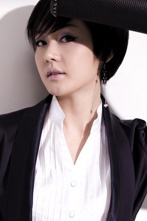 成宥利春装发型巧搭配任何场合都惊艳组图2