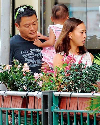 魏骏杰陷双重中年危机 没工作遭嫩妻嫌弃