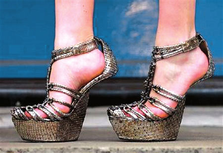 好莱坞明星迷恋"无跟鞋" 自虐还是自赏(组图)