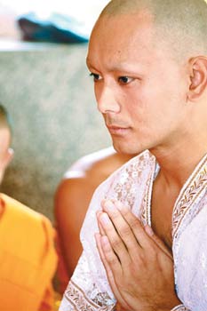 泰国小天王tae剃度出家 曾获封"小林志颖"(图)
