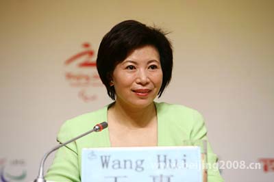 时尚cosmopolitan女性超越梦想年度时尚媒体人物王惠