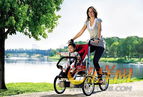 荷兰推出新型母婴自行车(图)