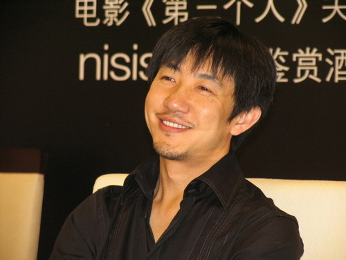 鄢颇被砍案10疑犯落网砍人真实内幕被揭开