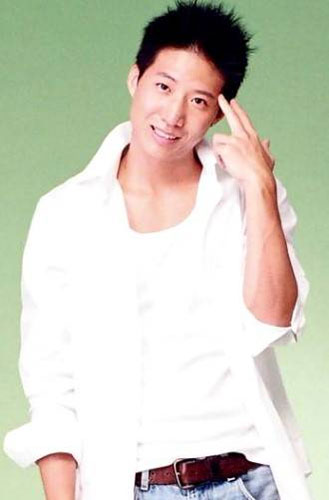 星爸:洪金宝影视作品:《特警飞龙》,《篮球·情人·梦》,《龙威父子》