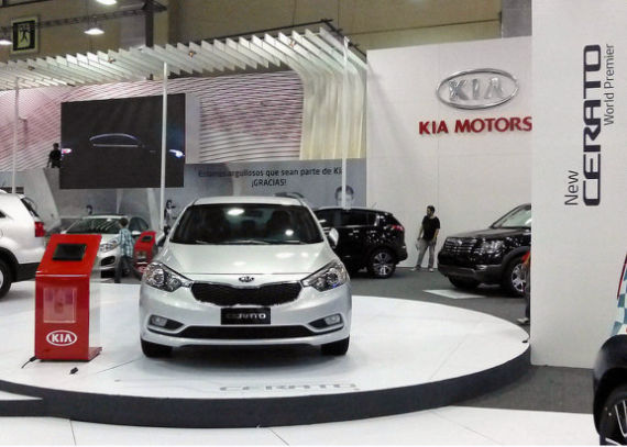 全新起亚赛拉图亮相智利圣地亚哥车展