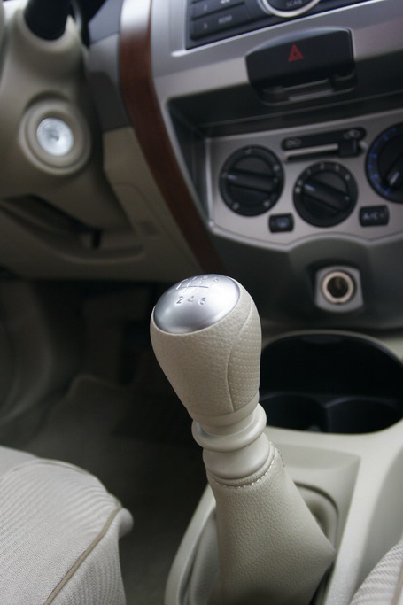 东风日产骏逸变速杆