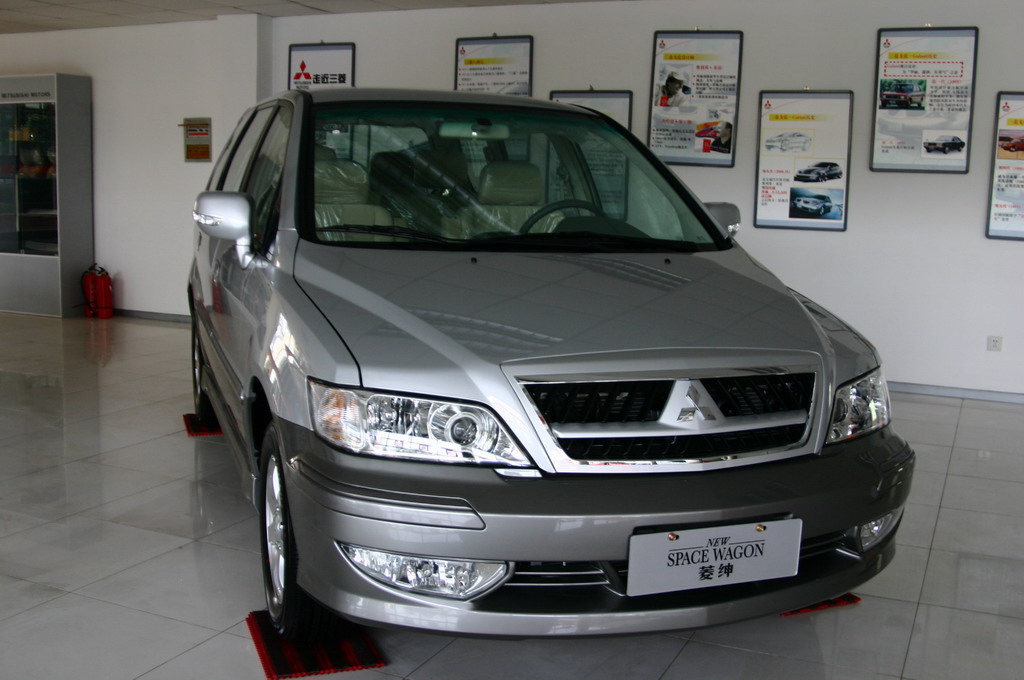 东南汽车菱绅前脸