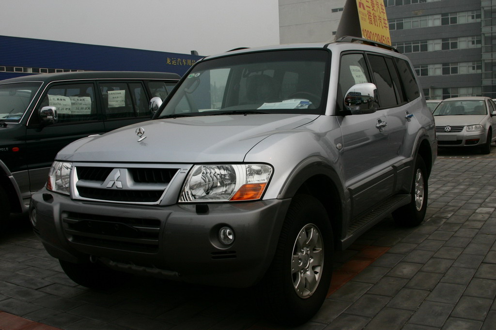 长丰三菱帕杰罗v73外观