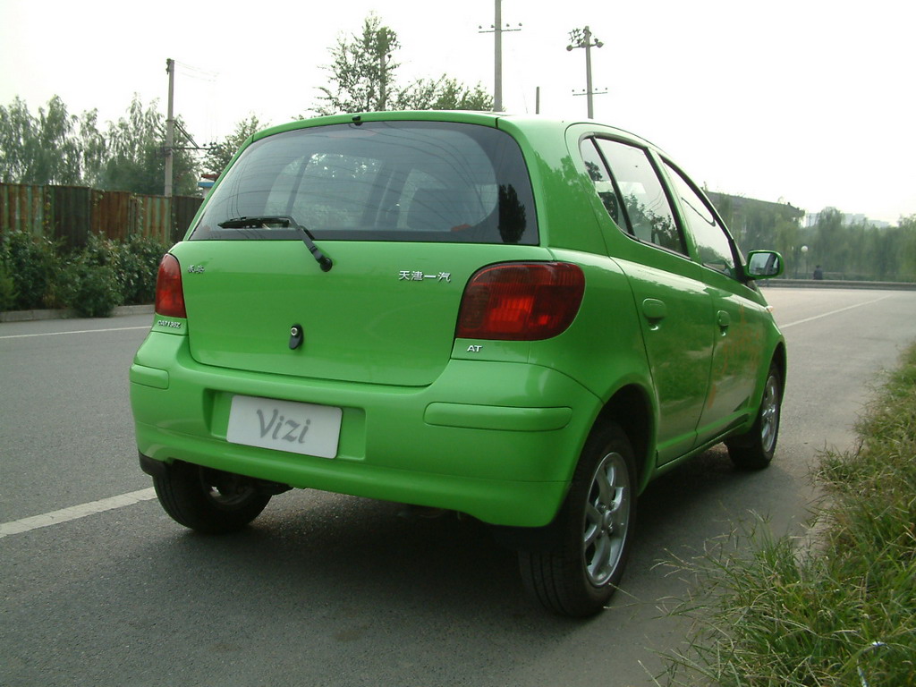 天津一汽威姿尾部