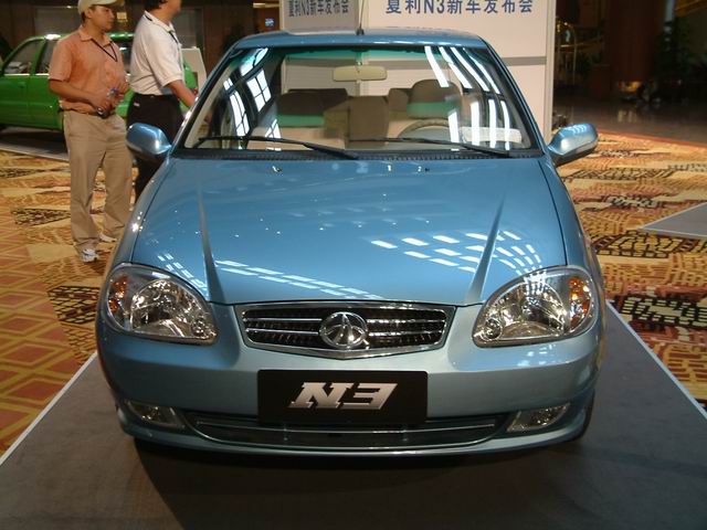 两厢夏利n3外观