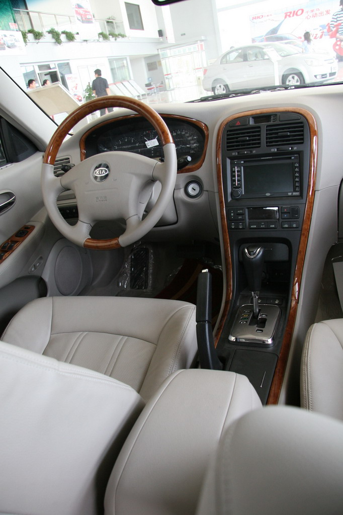 东风悦达起亚远舰内饰