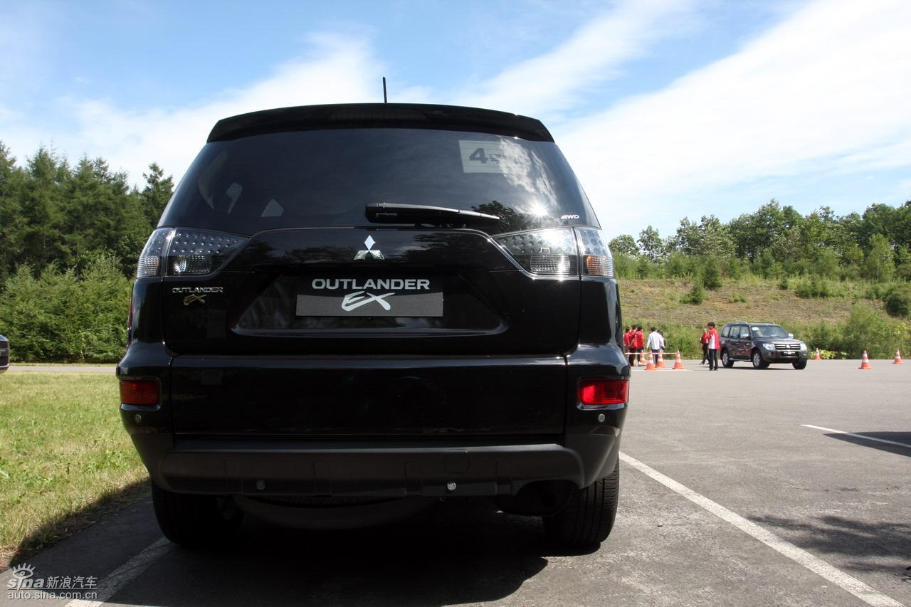 2010款三菱欧蓝德ex外观实拍图