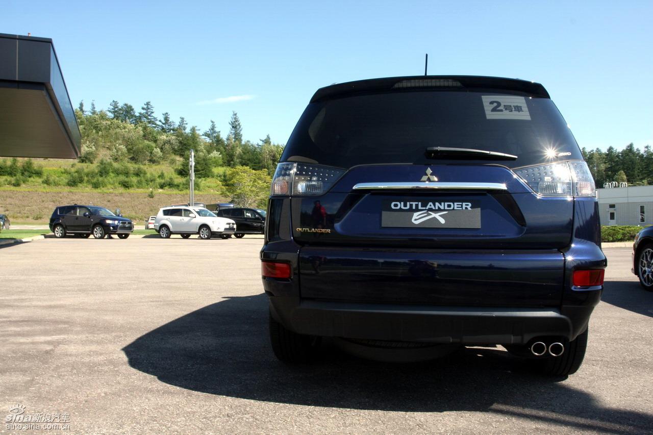 2010款三菱欧蓝德ex外观实拍图