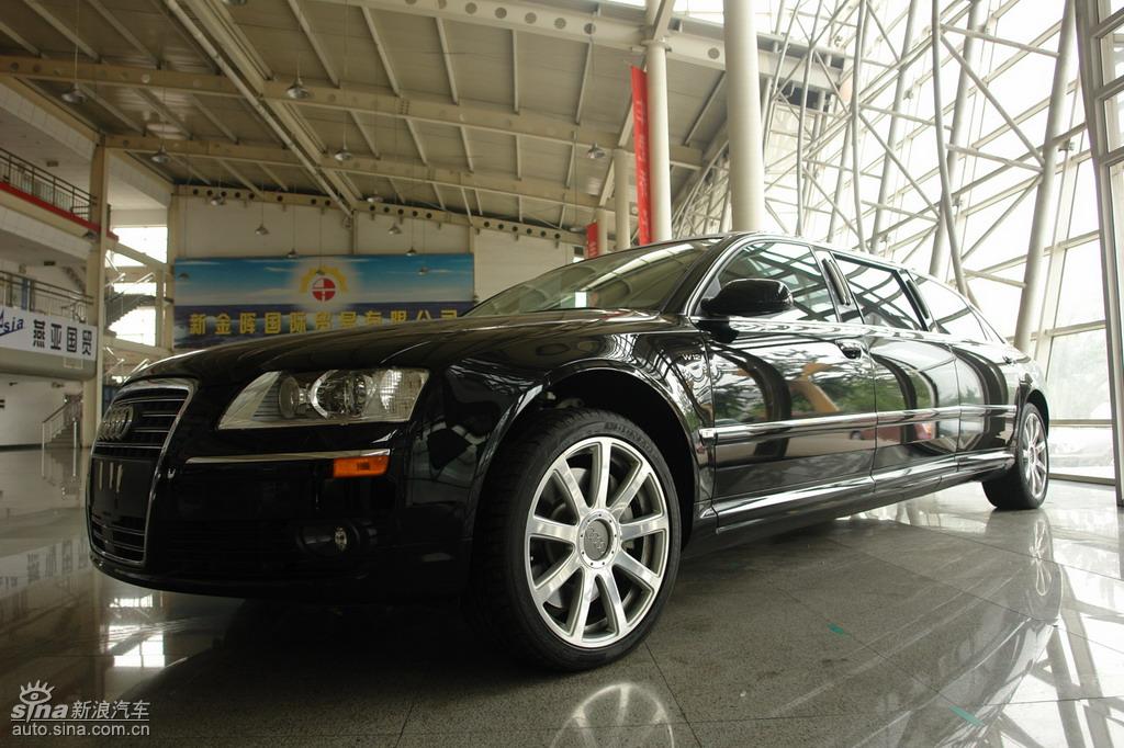 奥迪a8l加长版到店实拍