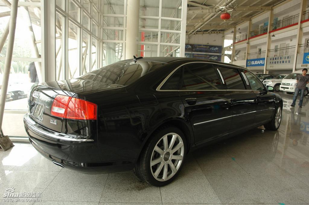 奥迪a8l加长版到店实拍
