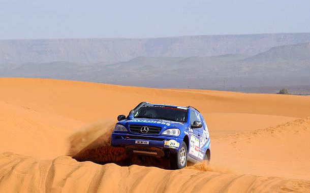 奔驰m级驰骋荒漠_图片_新浪汽车_新浪网