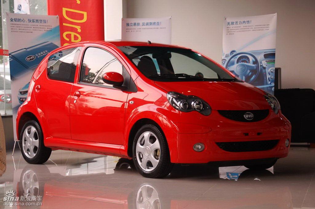 比亚迪f0到店实拍与街头实拍外观图