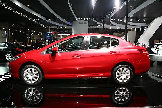 东风标致308报价及图片(东风标致408x价格及图片)