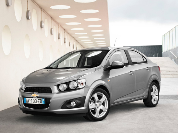 爱唯欧三厢新车到店 购车暂无优惠