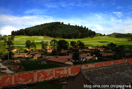 美丽的村落后来,在章嘉,土官及在京的敏珠尔活佛