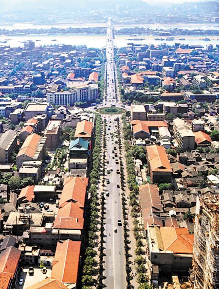 航拍收录时光:上世纪80年代的长沙五一路