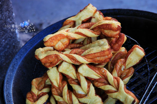 新浪河北旅游配图:糖麻叶要趁热吃 来自新浪博主 自由主妇