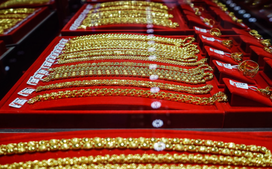 大的黄金珠宝交易市场,主要从事黄金,白银制品的生产,加工,批发及铂金