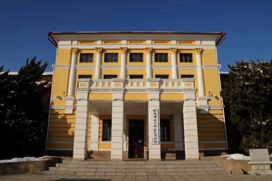 新浪旅游配图:关东军司令部旧址 摄影:图片来自旅游攻略