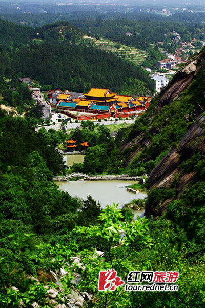 南岳水帘洞景区对属猴游客全年免门票