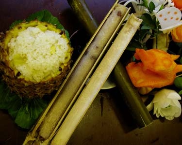 香竹饭:米粒晶莹 香味弥漫(图)