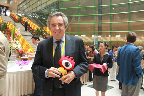 法国驻华使馆参赞:市长论坛提供了重要的合作平台