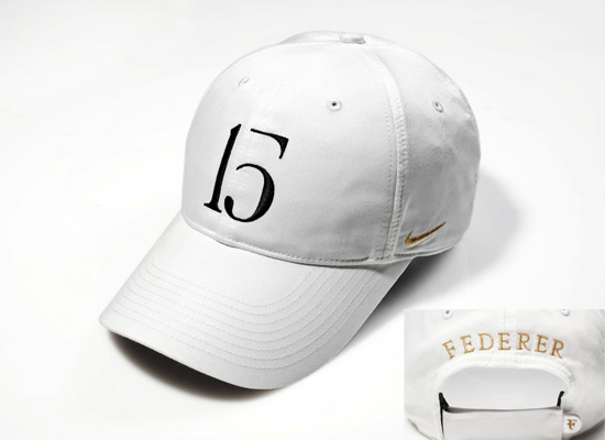 一刻;-federer金色高密度刺绣呈现费德勒重回男子网坛第一的王者风范