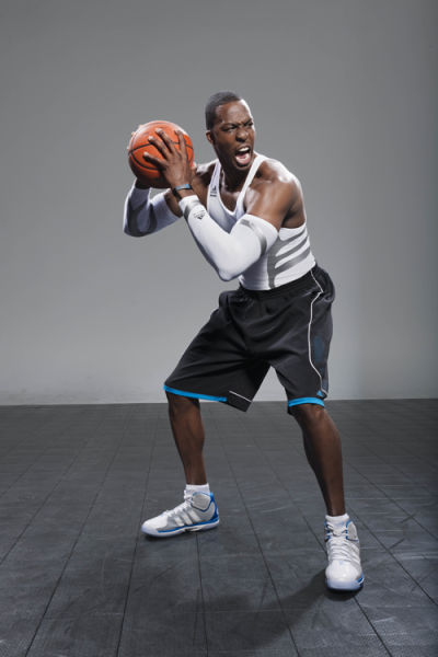 adipower howard魔兽霍华德全新战靴将于11月登场