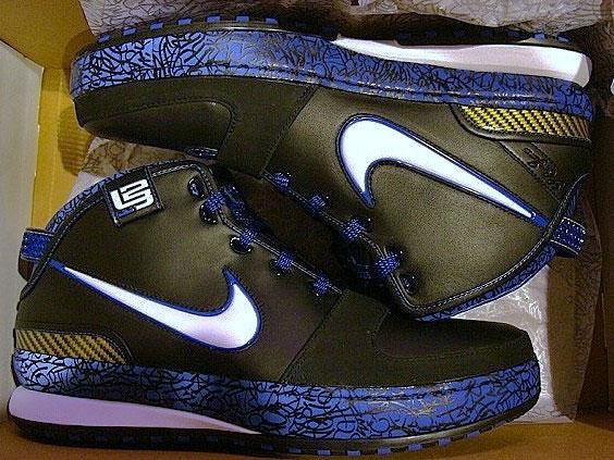 lbj6蓝黑配色鞋身全涂鸦 lbj关键词你认出多少