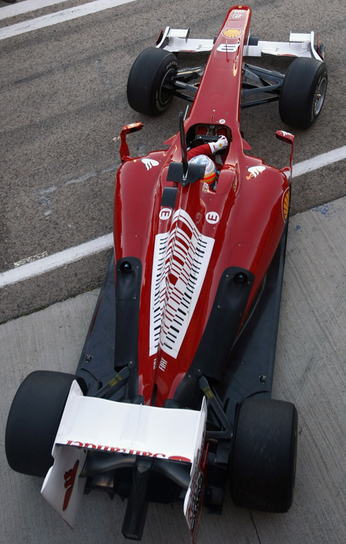 图文f1瓦伦西亚试车第三日俯瞰法拉利f10修长的身段