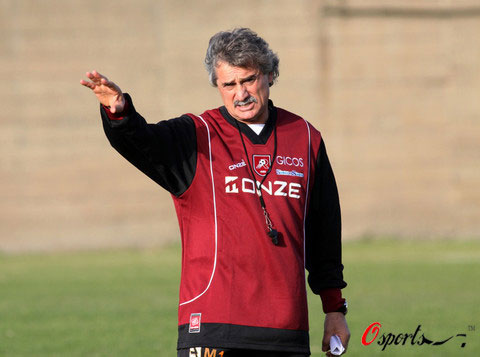 图文-雷吉纳任命新主帅皮隆火线救援 皮隆带队训练