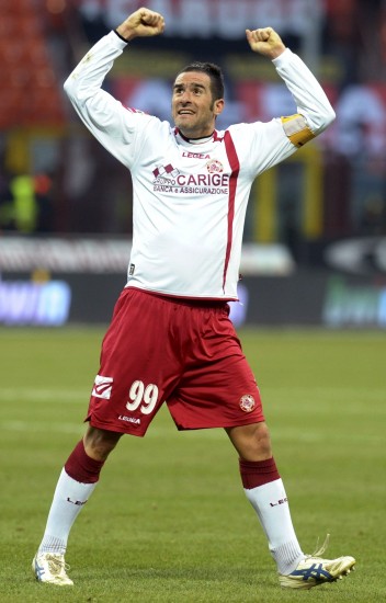 1/20间隔:图文-[意甲]ac米兰1-1利沃诺 卢卡雷利特别兴奋(02月01日09