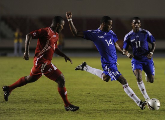 图文-[友谊赛]巴拿马0-3古巴 乌赫列斯门前拔脚怒射_国际足球-五洲热