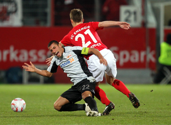 图文德乙科特布斯00柏林联合贴身肉搏