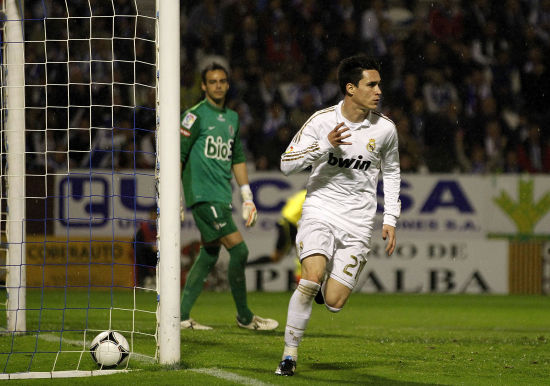 图文-[国王杯]邦弗拉迪纳vs皇马 卡列洪庆祝进球
