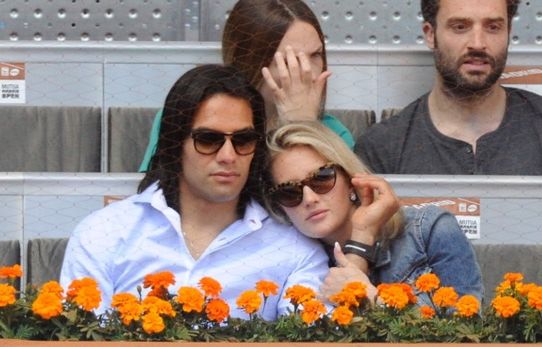 法尔考美艳娇妻力挺曼联输1场战役不代表输整场战争