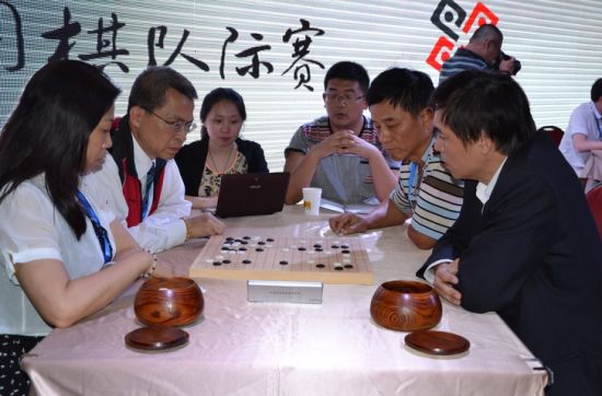 圍棋隊際賽之期許 文/黃燕忠 2014年5月31日,本人有幸參與在