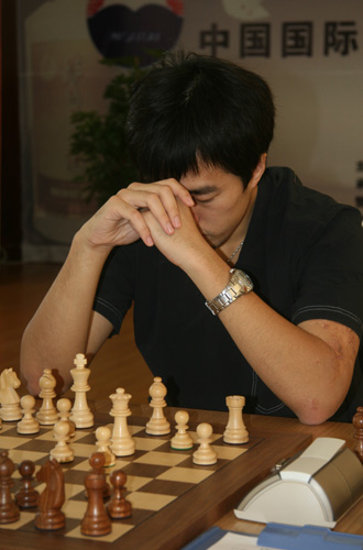 酒杯"中国国际象棋棋王棋后赛次轮在锦州65631部队招待一所继续开战