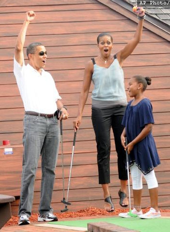 奥巴马家庭不乏高球爱好者 9岁女儿打出一杆进洞